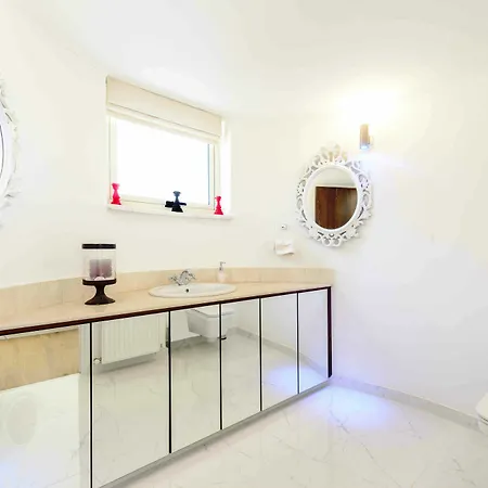 Villa Sea Breeze Villa *