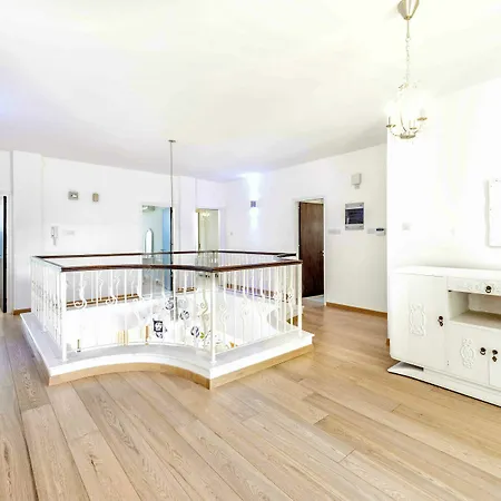 Villa Sea Breeze Villa *